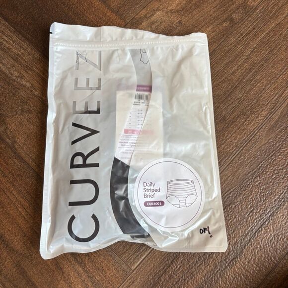 Curveez Women's Daily Striped Smoothing Briefs Light Compression Black XL NWT - Picture 5 of 12